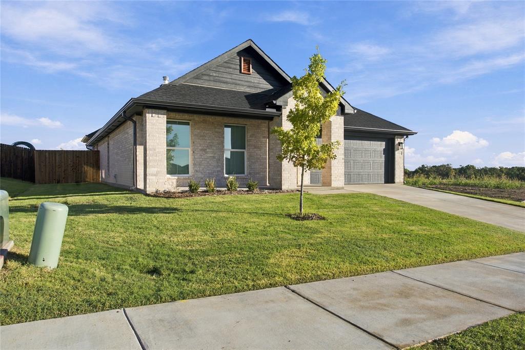 4215 Hummingbird Drive Property Photo 2