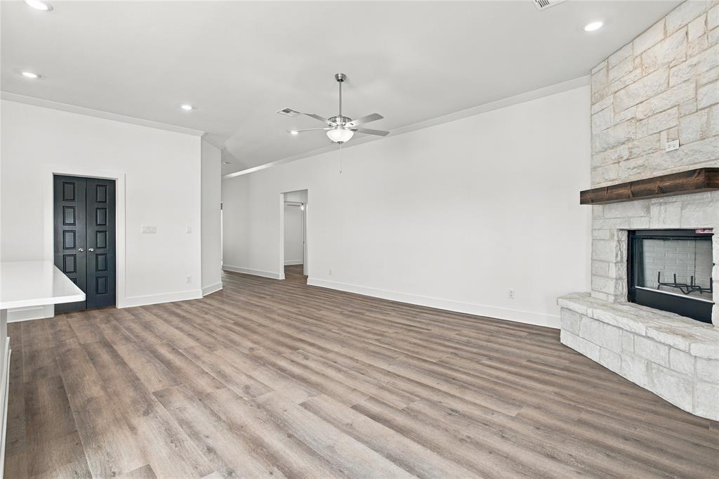4215 Hummingbird Drive Property Photo 6