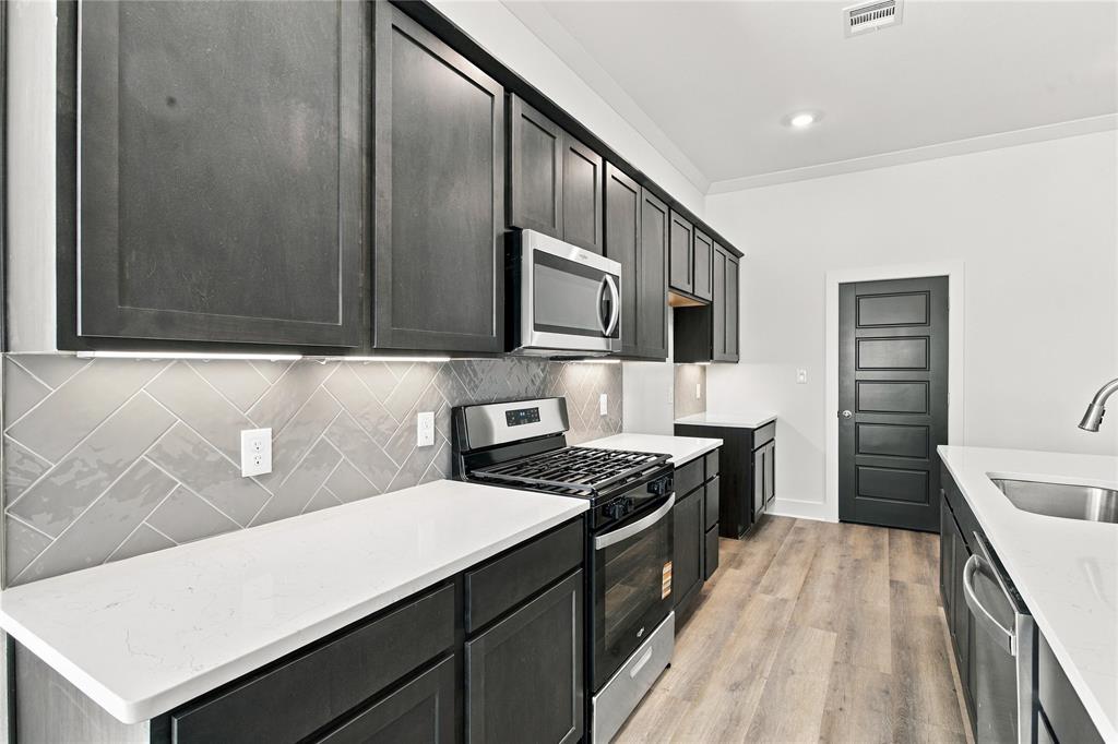 4215 Hummingbird Drive Property Photo 8