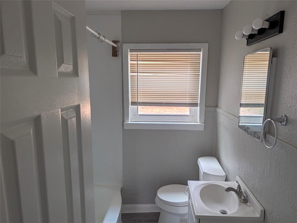 3409 Wood Avenue Property Photo 5
