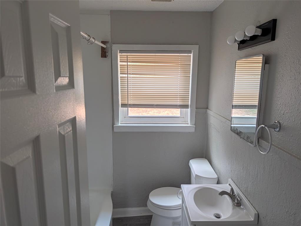 3409 Wood Avenue Property Photo 6