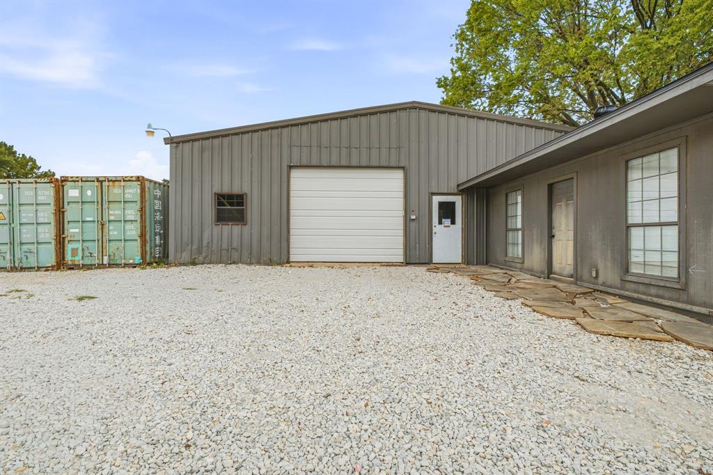 1324 N Saint James Road Property Photo 3