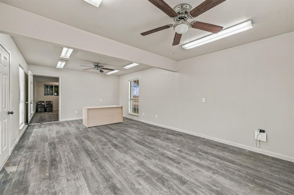 1324 N Saint James Road Property Photo 10