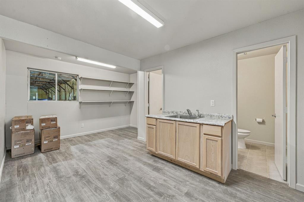 1324 N Saint James Road Property Photo 13