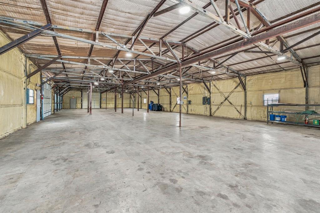 1324 N Saint James Road Property Photo 17