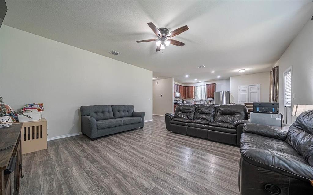 11906 Longfellow Property Photo 3