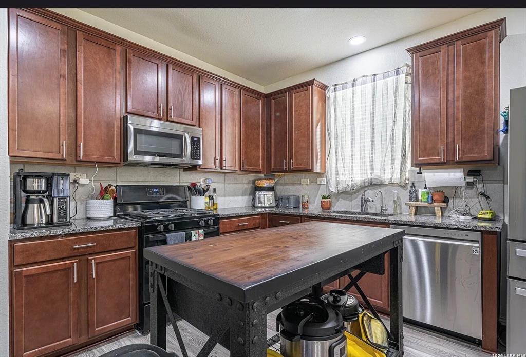 11906 Longfellow Property Photo 4