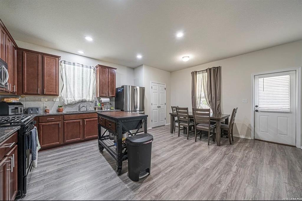 11906 Longfellow Property Photo 5