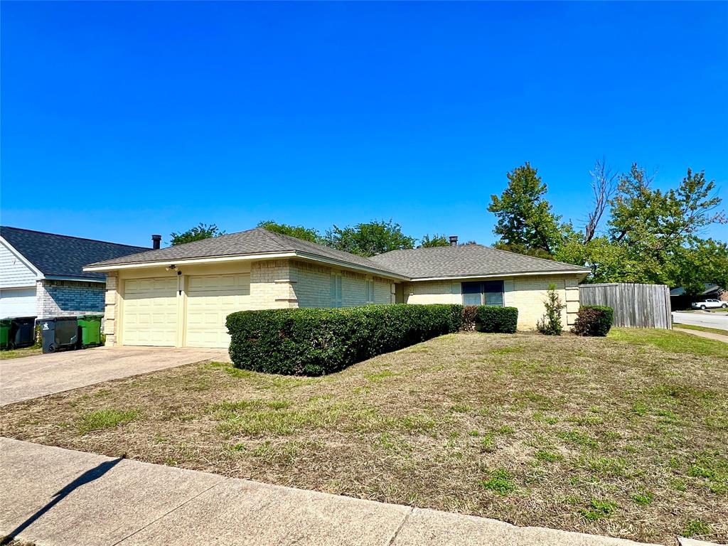 2319 Redbrook Drive Property Photo 1