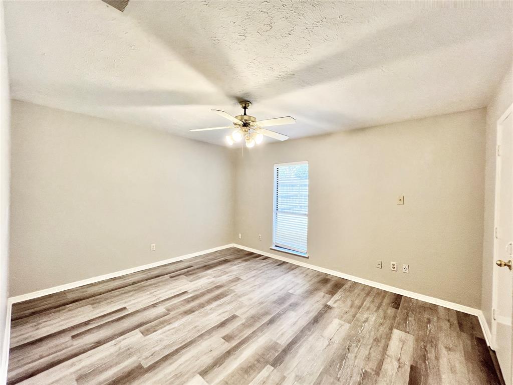 2319 Redbrook Drive Property Photo 6
