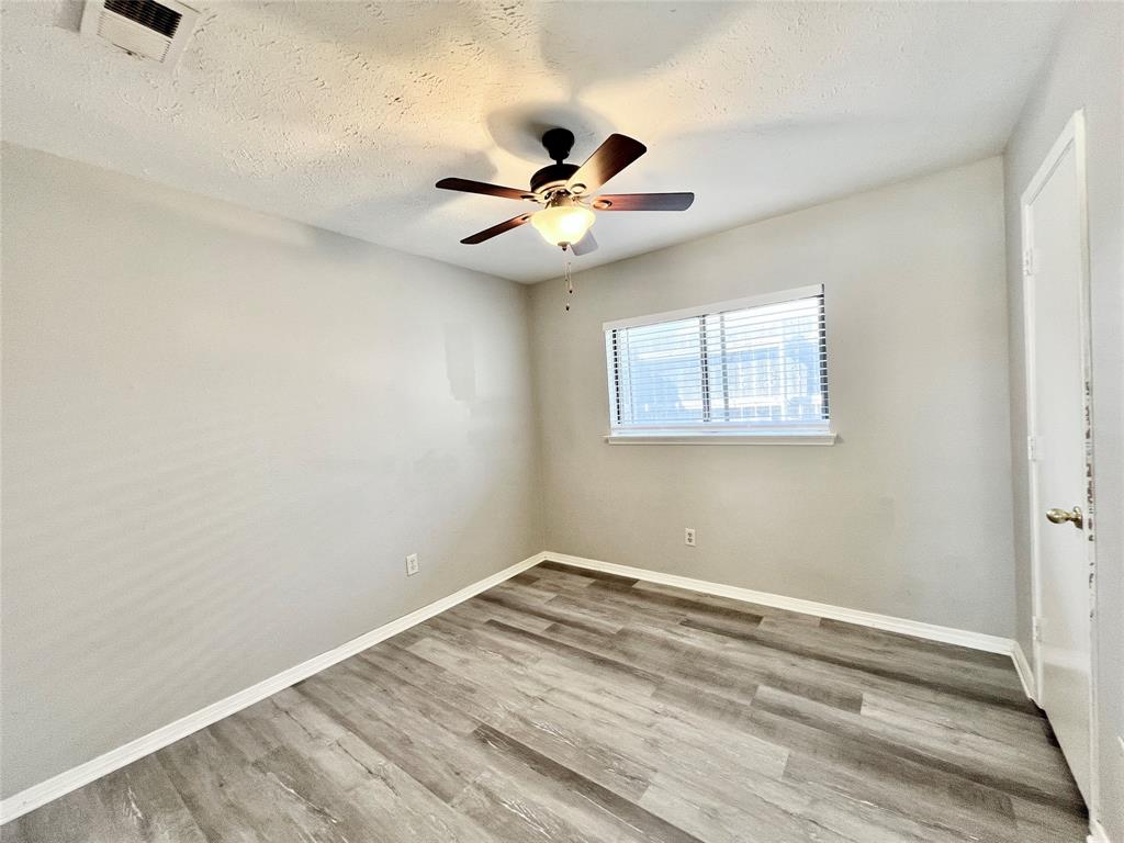 2319 Redbrook Drive Property Photo 8