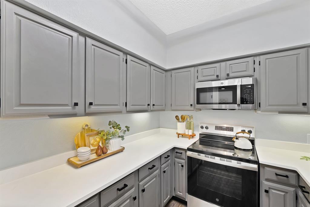 412 Pebble Way 251 Property Photo 14