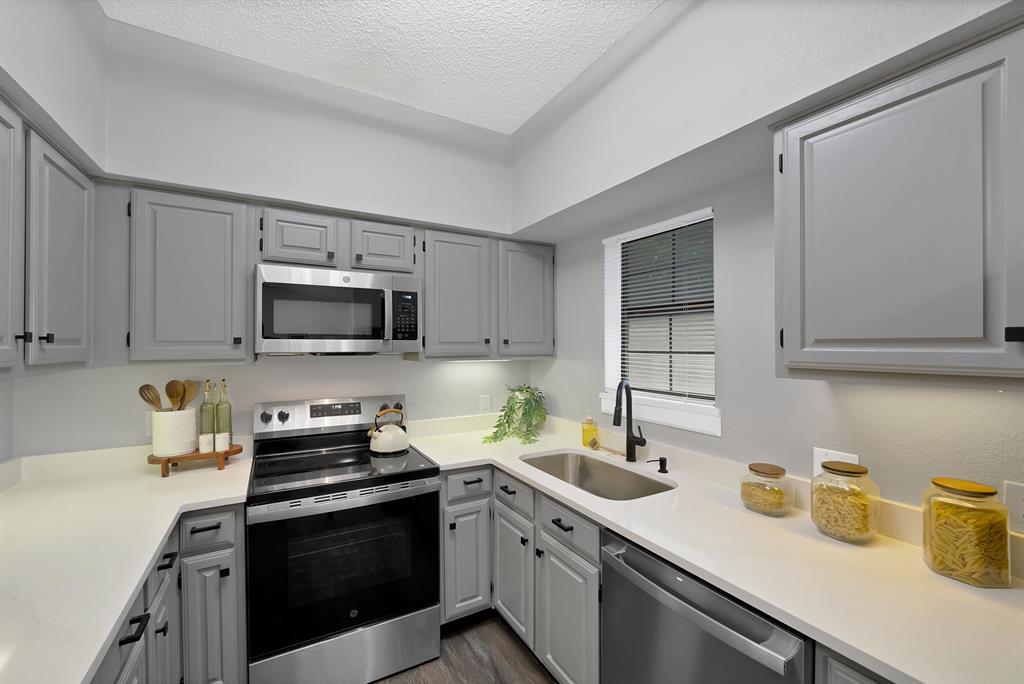 412 Pebble Way 251 Property Photo 15