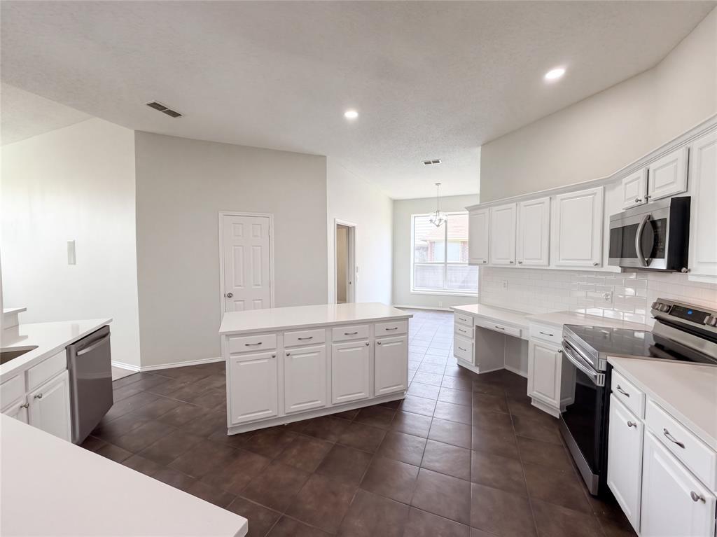 401 Pin Oak Trail Property Photo 12