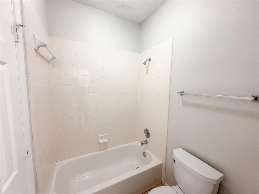 401 Pin Oak Trail Property Photo 27