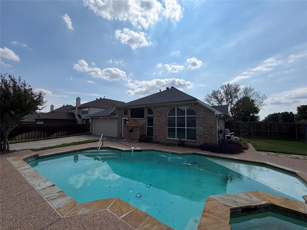 401 Pin Oak Trail Property Photo 36