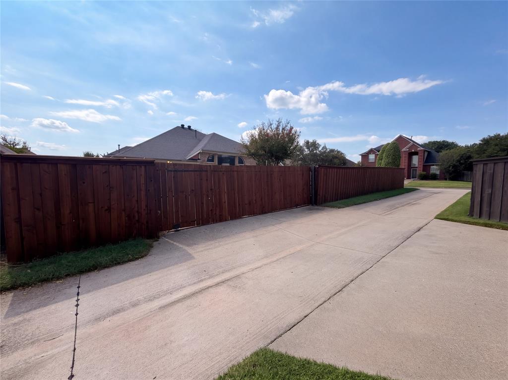 401 Pin Oak Trail Property Photo 38