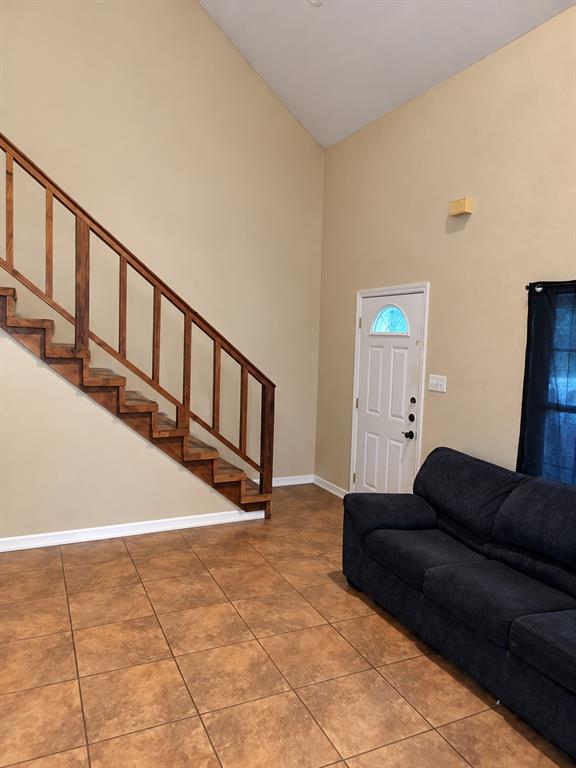 1017 W 3rd Street Property Photo 2