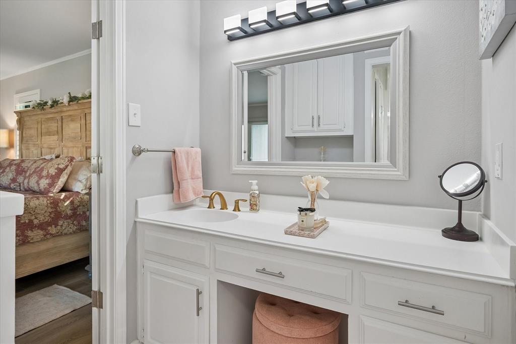 10102 Laingtree Drive Property Photo 14