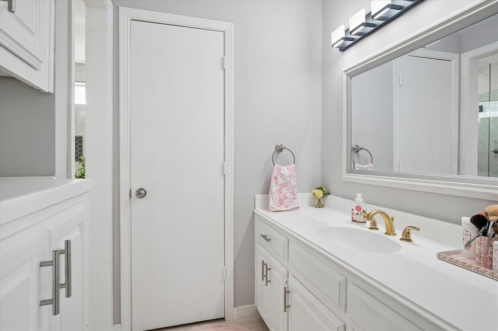 10102 Laingtree Drive Property Photo 18