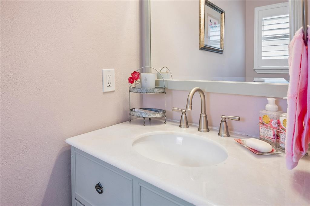 10102 Laingtree Drive Property Photo 21