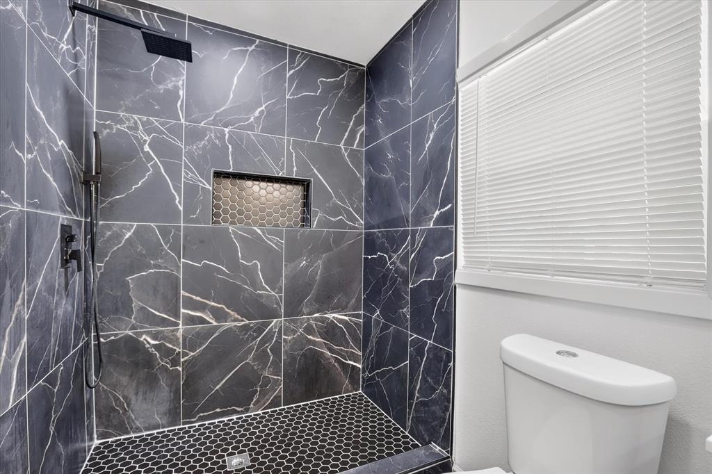 71 Crown Road Property Photo 17