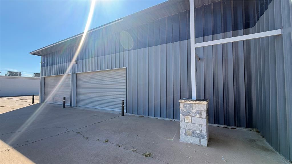 1042 S Treadaway Boulevard Property Photo 2