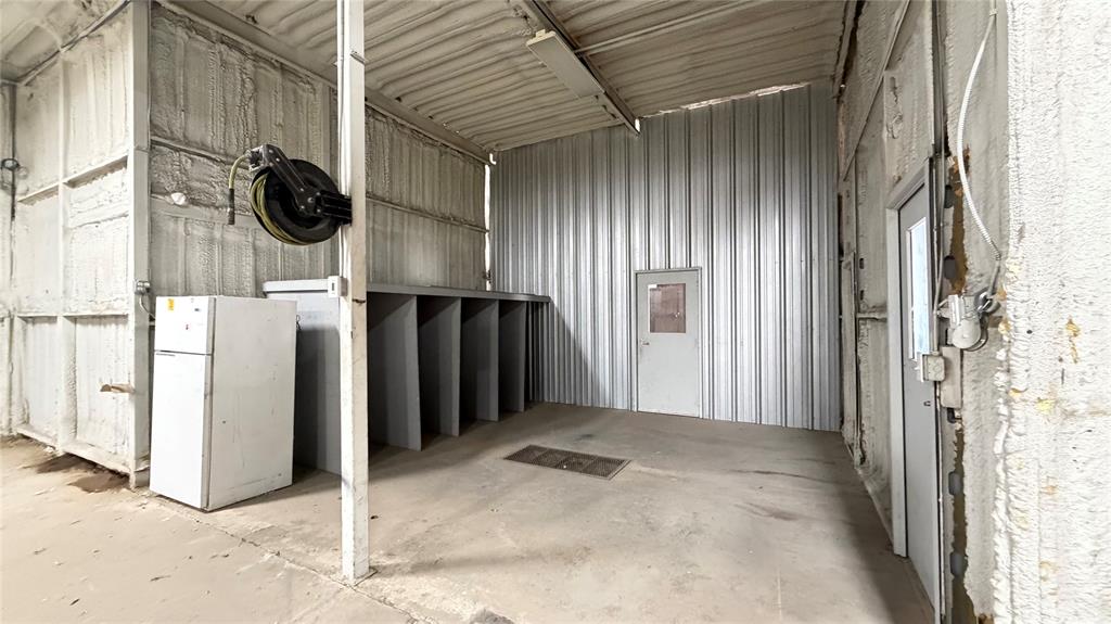1042 S Treadaway Boulevard Property Photo 18