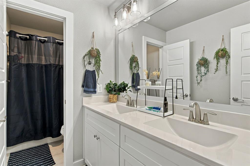 608 Finlee Way Property Photo 33