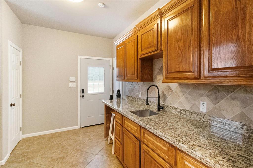 7899 Us Highway 190 Property Photo 15