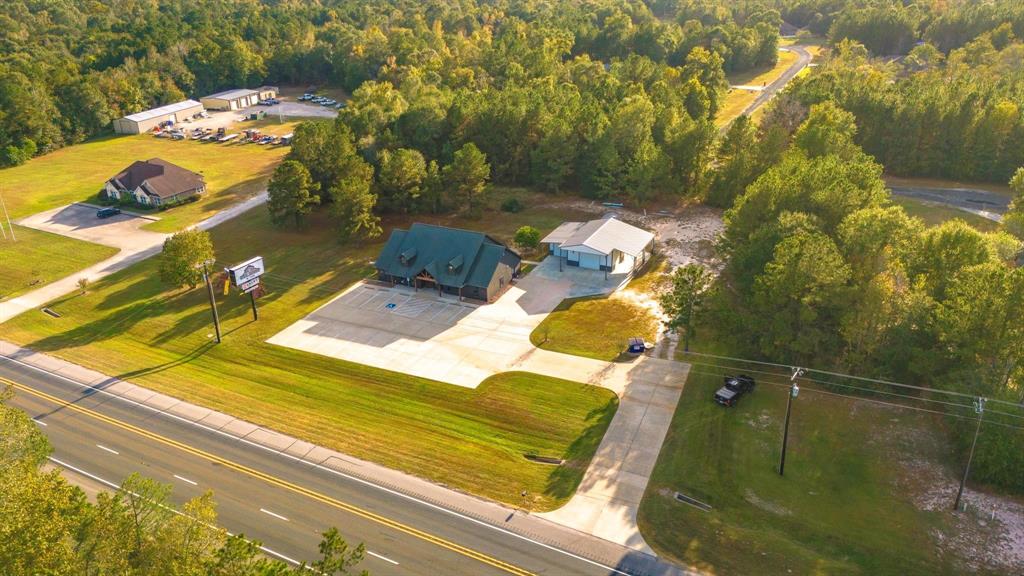 7899 Us Highway 190 Property Photo 32