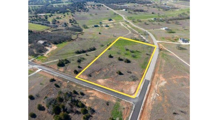 240 Rolling Hills Boulevard Property Photo 1
