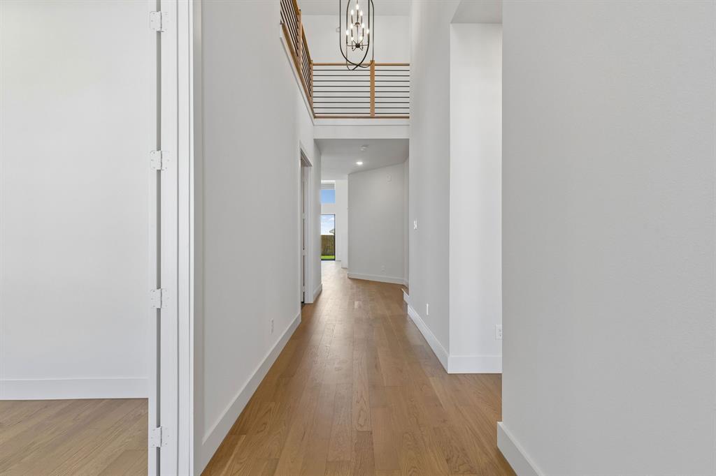 8729 Porch Place Property Photo 4