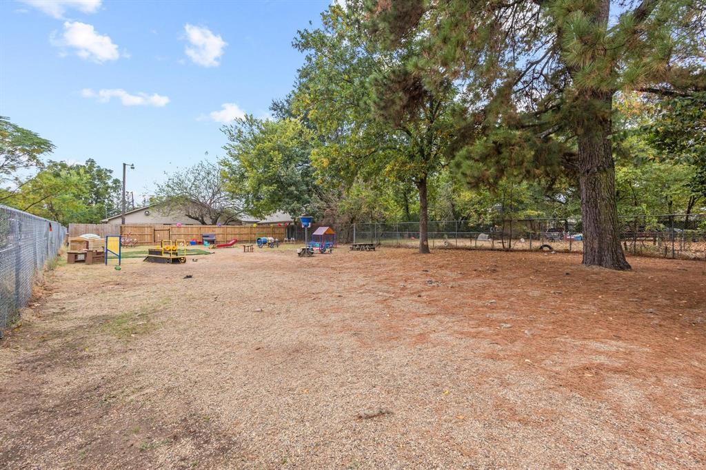 1905 E Price Street Property Photo 3