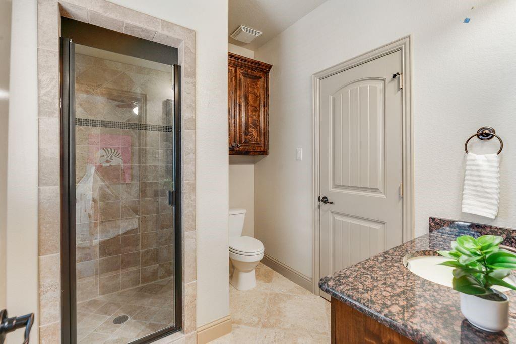 7565 Rawlins Lane Property Photo 31