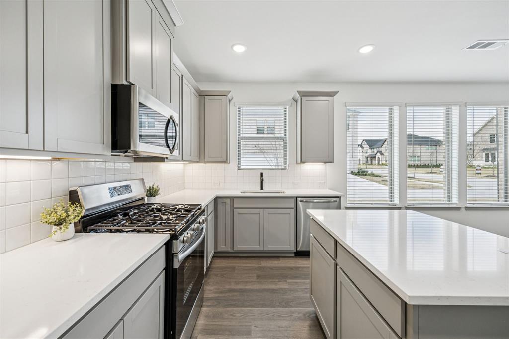 721 4th Street Property Photo 1