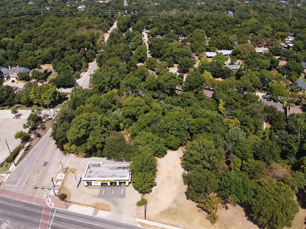 8605 Ferguson Road Property Photo 2