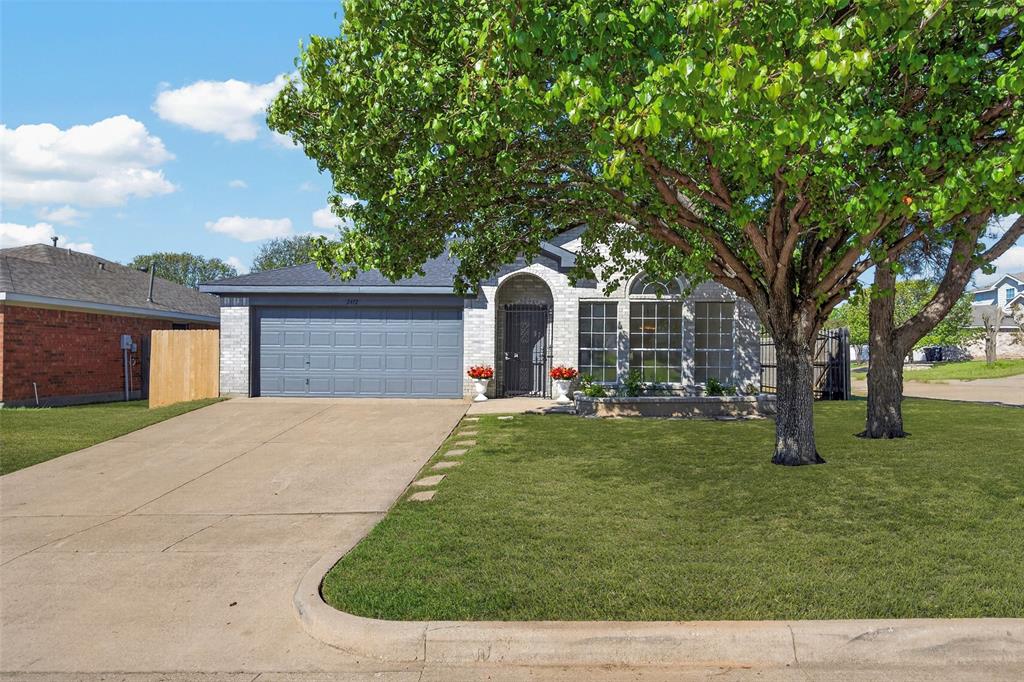 2412 Concina Way Property Photo 1