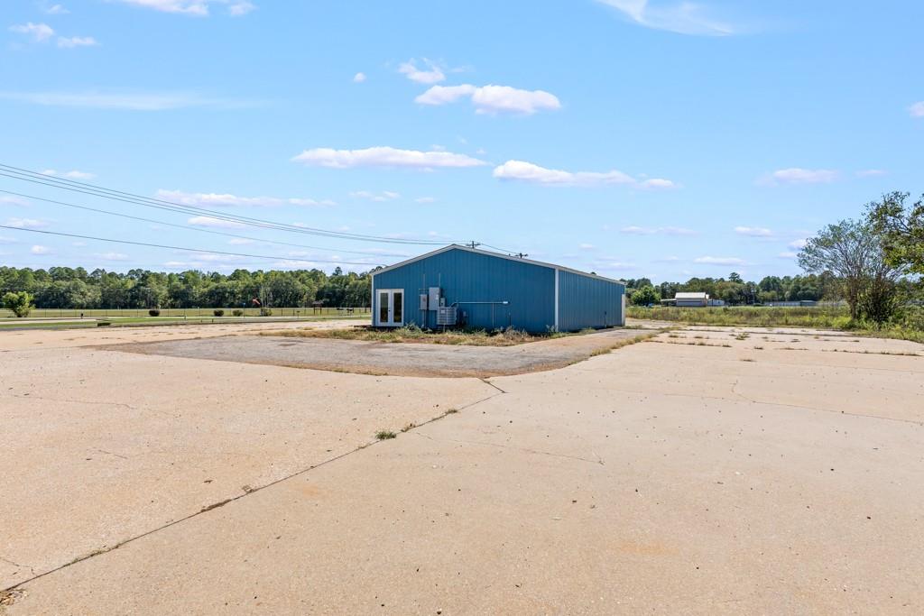 2370 S Fm 2869 Property Photo 10