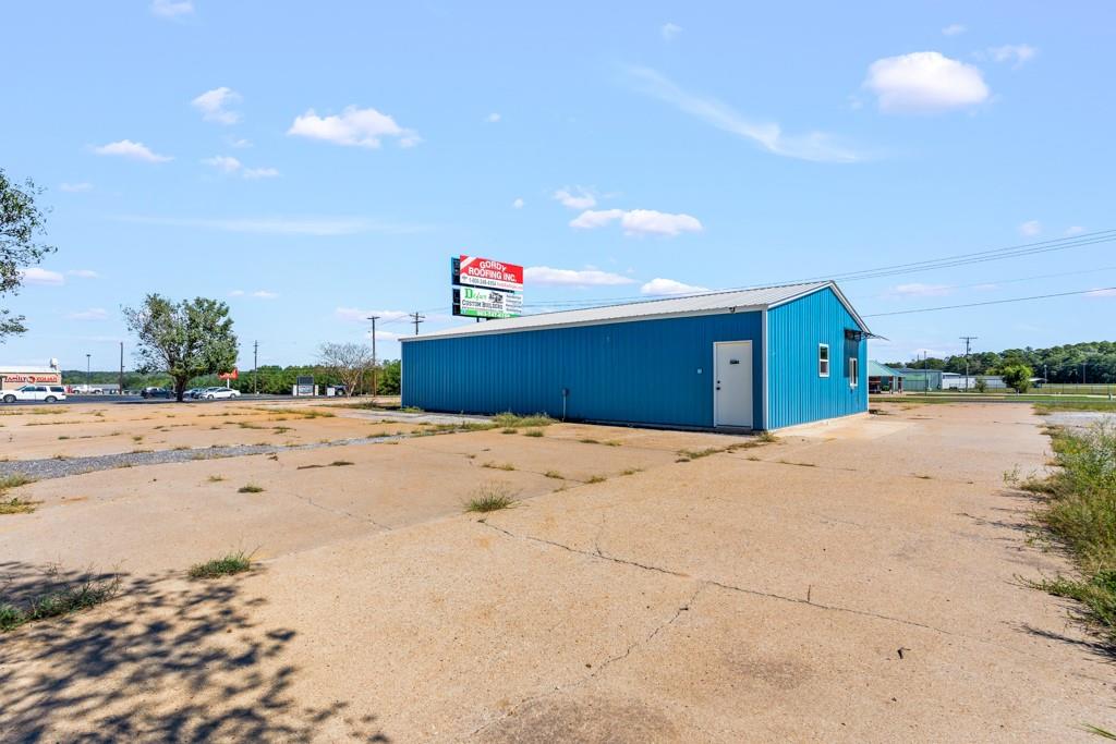 2370 S Fm 2869 Property Photo 11