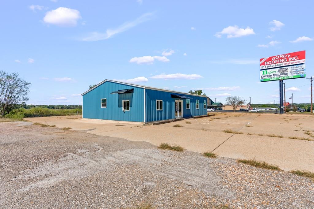 2370 S Fm 2869 Property Photo 12