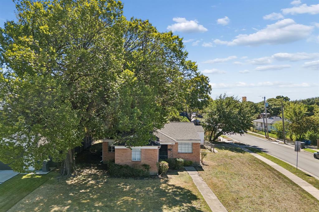 3802 Dunhaven Road Property Photo 3