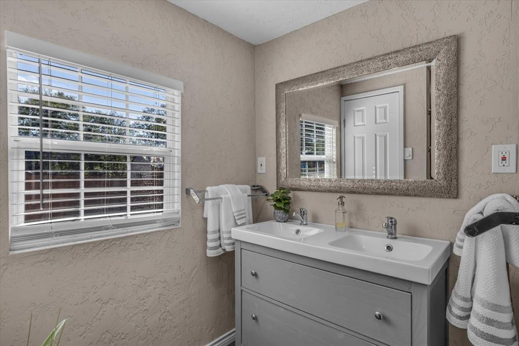 710 S Spears Street Property Photo 15