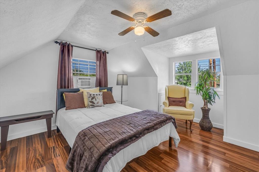 710 S Spears Street Property Photo 17