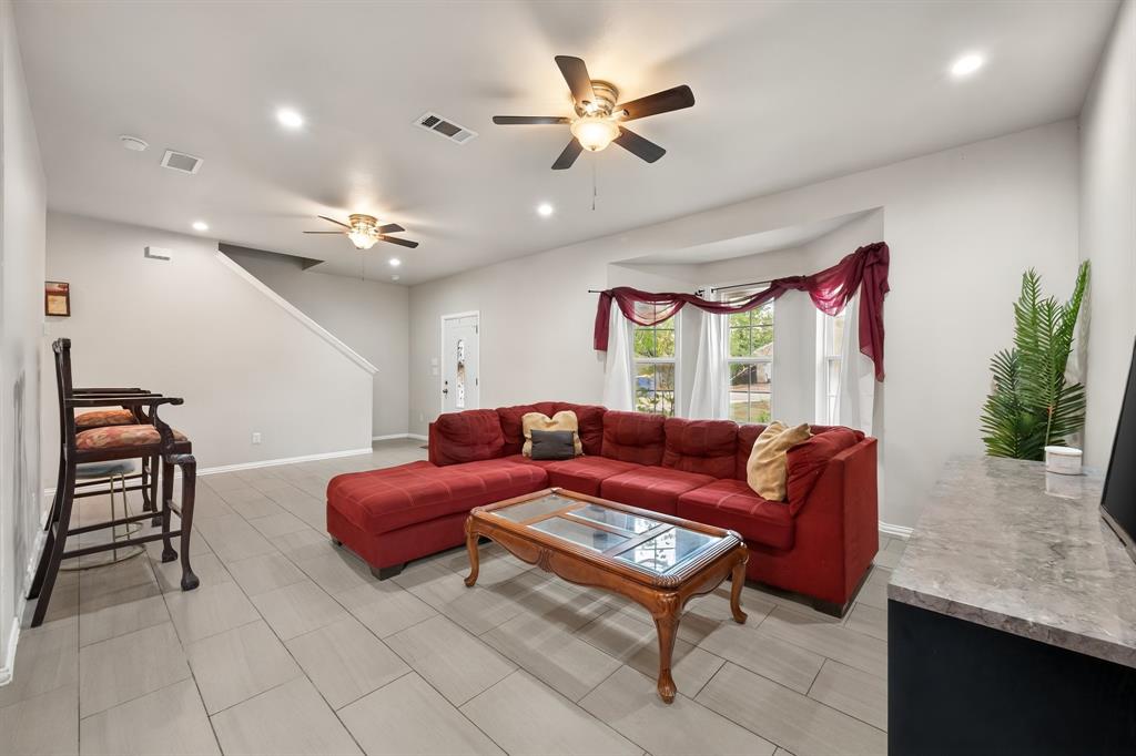 407 Hitt Street Property Photo 6
