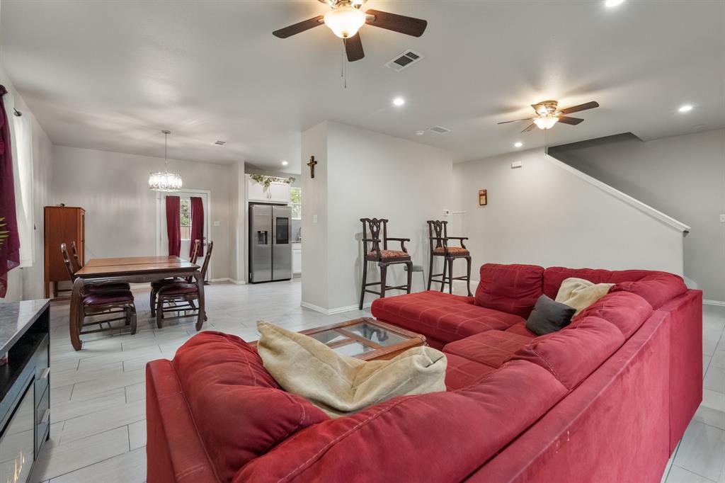 407 Hitt Street Property Photo 7