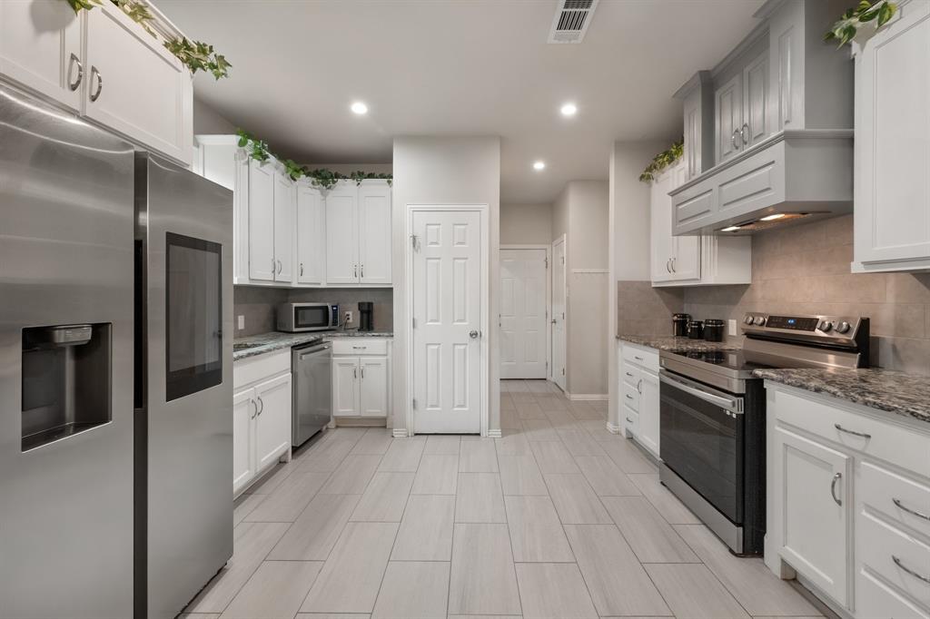 407 Hitt Street Property Photo 10
