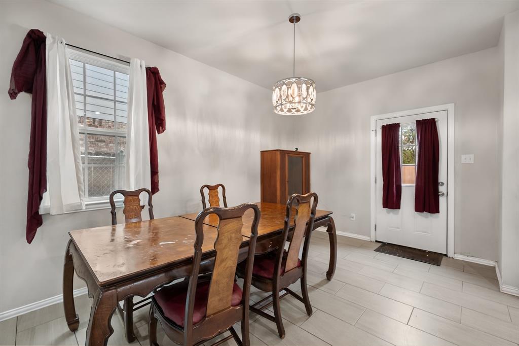 407 Hitt Street Property Photo 11