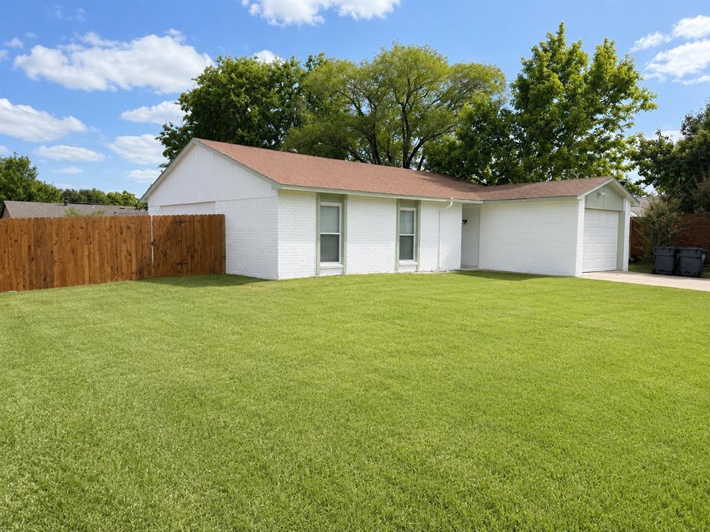 542 Hanover Drive Property Photo 2