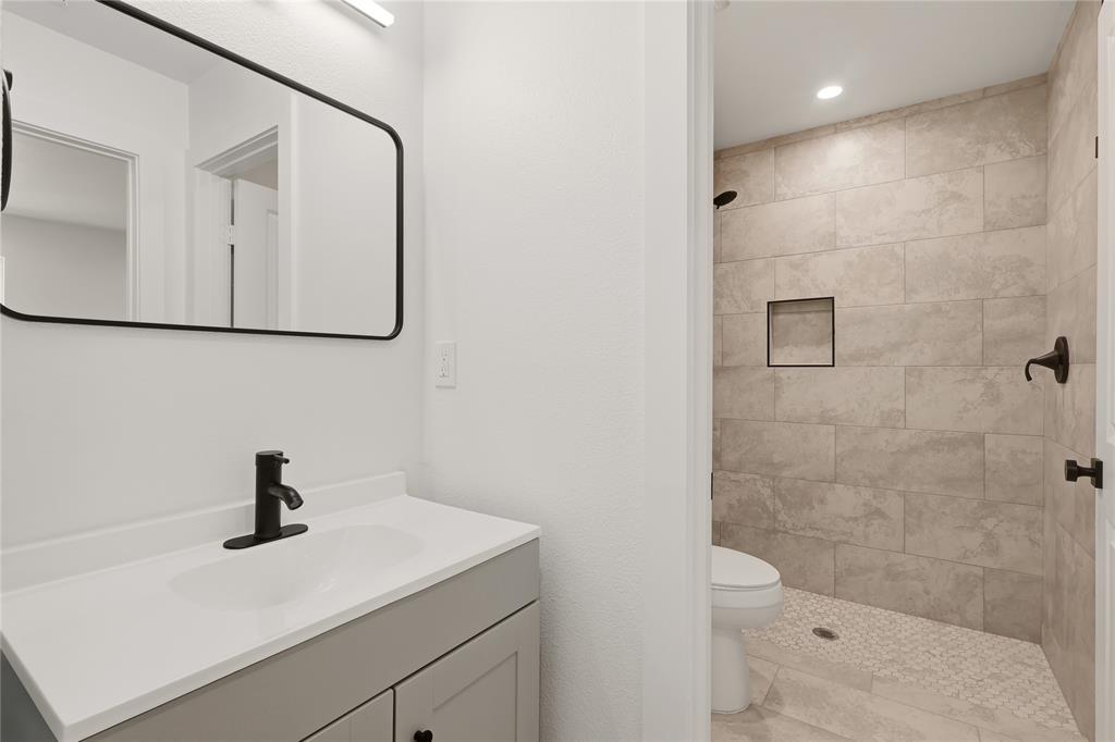 327 Boone Property Photo 15